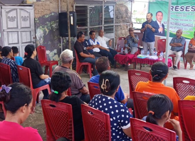 
					Reses Anggota DPRD NTT, Marselinus Anggur Ngganggus di Kelurahan Oetete, Kota Kupang 