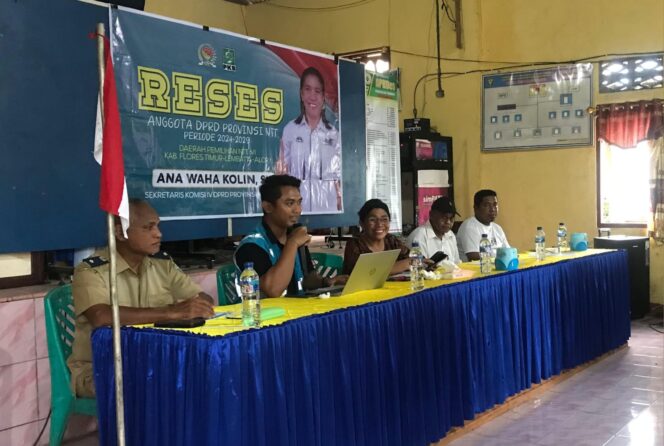 
					Anggota DPRD NTT, Ana Waha Kolin saat reses di Desa Tenawahang, Kecamatan Titehena Kabupaten Flores Timur 