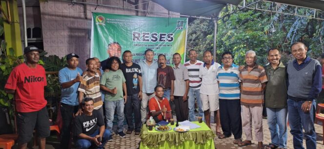 
					Reses Anggota DPRD NTT, Marselinus Anggur Ngganggus di Kampung Baru Kelurahan Penfui, Kota Kupang