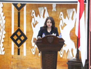 Anggota Fraksi Persatuan Hati Nurani Rakyat DPRD NTT, Lusia Redempta Lana 
