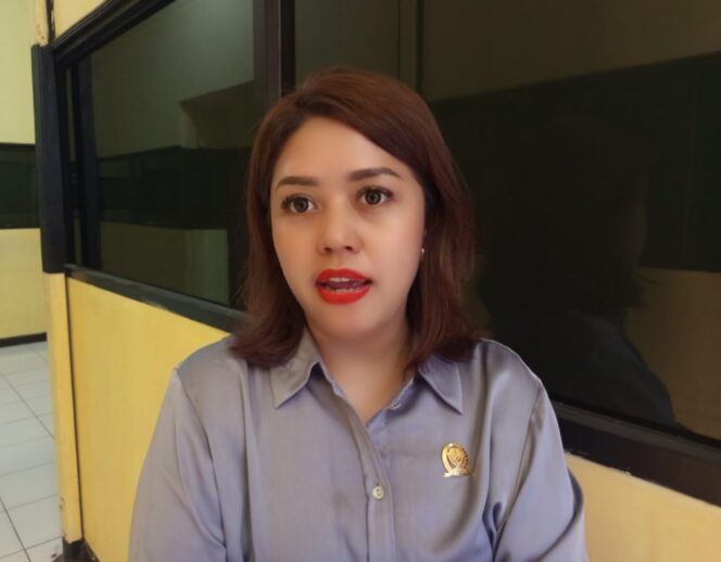 
					Anggota DPRD NTT, Sheline Lana 