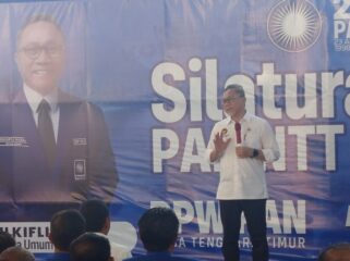 Ketua Umum DPP PAN, Julkifli Hasan di Rumah PAN NTT pada Jumad 1 Agustus 2025