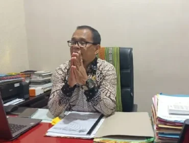 Kepala Sekolah SMA Negeri 3 Kupang, Ishak Daniel Balbesi. Foto: Istimewa 