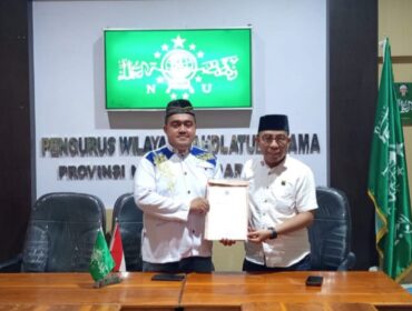Ketua dan Sekretaris PW IKA PMII NTT, Dahrul Ikhwanul Umar, S.Pdi dan Kaharudin, S.Pd. 