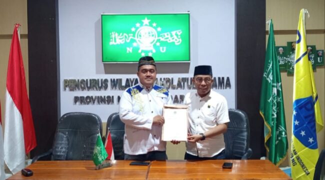 Ketua dan Sekretaris PW IKA PMII NTT, Dahrul Ikhwanul Umar, S.Pdi dan Kaharudin, S.Pd. 