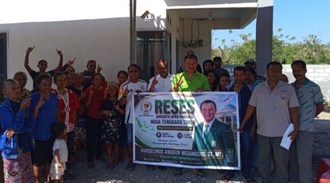 Anggota DPRD NTT, Marselinus Anggur Ngganggus saat reses di Kelurahan Manulai II, Kota Kupang 