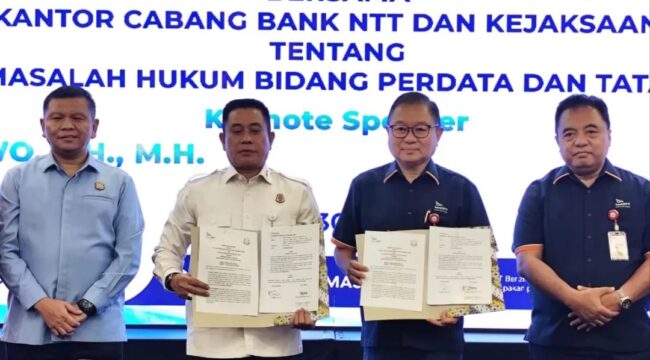 Penandatanganan MoU antara Bank NTT dengan Kejaksaan Tinggi NTT. FOTO: Istimewa 