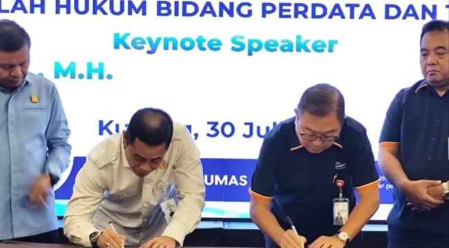 Penandatanganan MoU antara Bank NTT dengan Kejati NTT. FOTO: Istimewa 